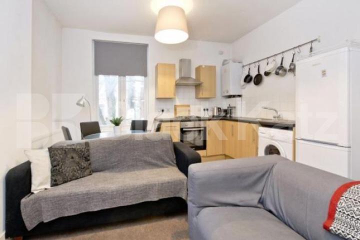 			2 Bedroom, 1 bath, 1 reception Apartment			 Mount View Road , FINSBURY PARK-STROUD GREEN 